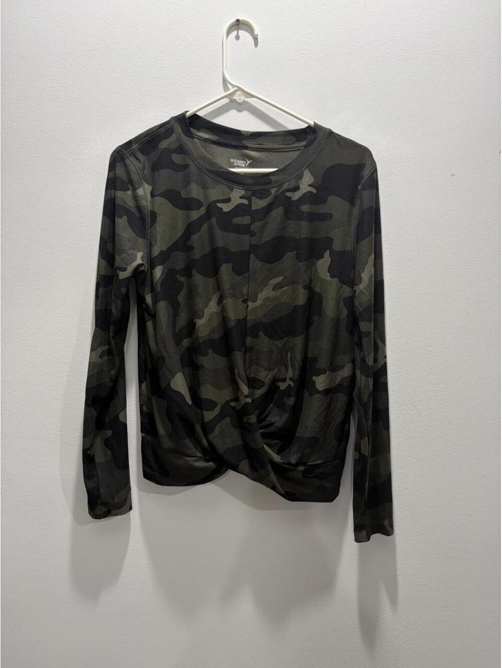 Old Navy Active Camo Long Sleeve Top